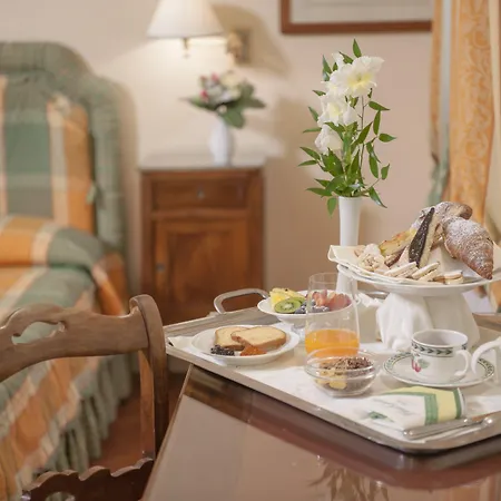 Ermellina Siena, A Tribute Portfolio 시에나